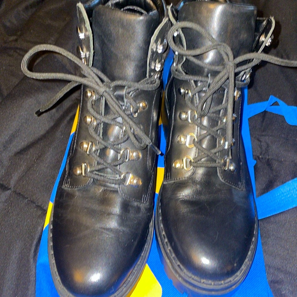 Marc Fisher Leather Black lace up heeled boots sz10